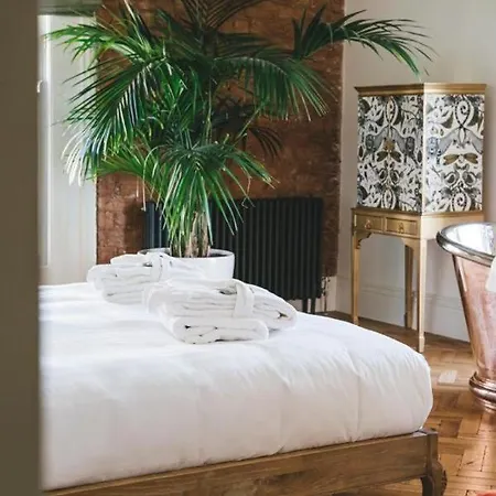 The Palm Hotel