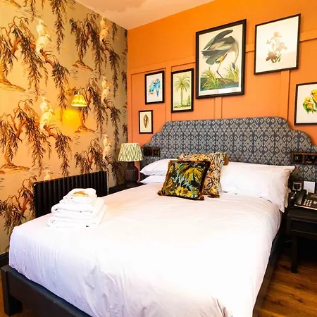 The Palm Ξενοδοχείο Μπρέι