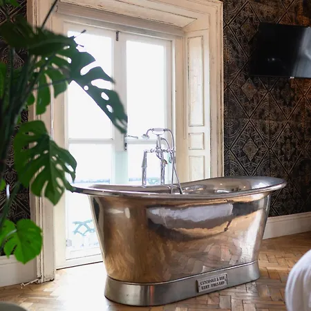 The Palm * Μπρέι