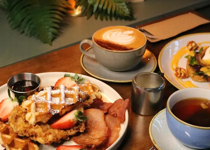 Отель The Palm *