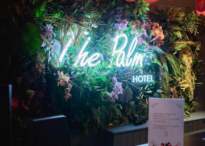 Отель The Palm Брей